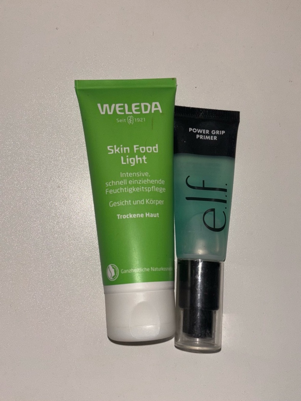 Weleda Skin Food Light Moisturizer & ELF Primer Dúo